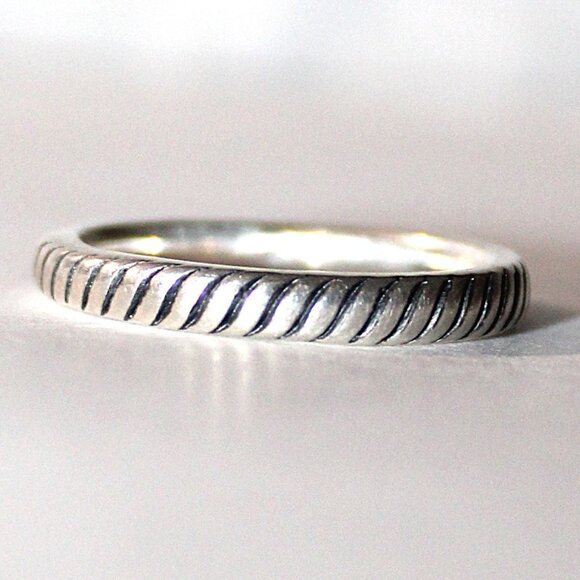 Jewelry - Sterling Silver Minimalist Rope Band Ring SZ 7